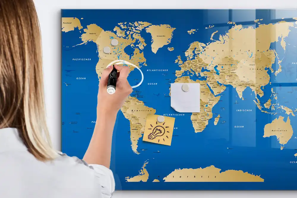 Tableau magnétique pour dessin illustrant les pays du monde