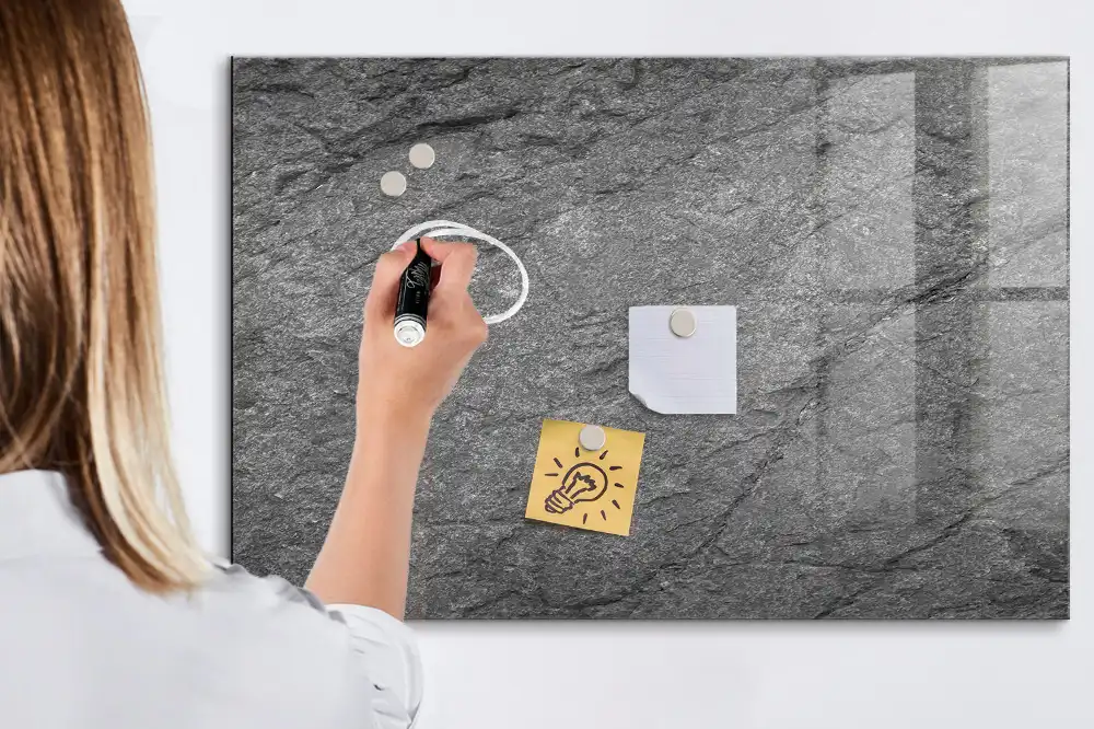 Tableau magnétique à dessiner roche basaltique