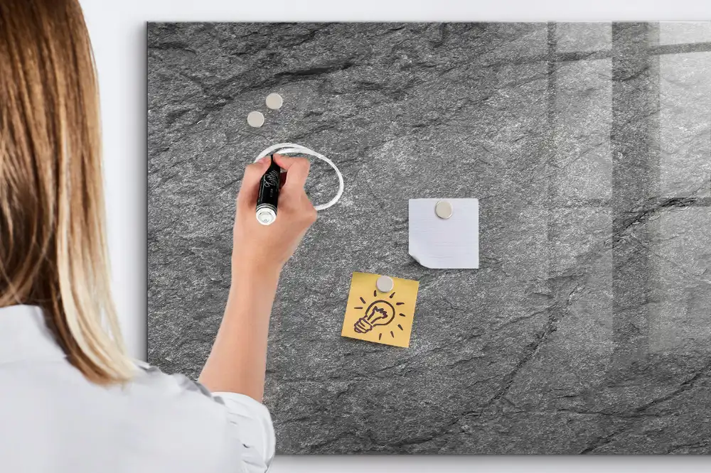 Tableau magnétique à dessiner roche basaltique