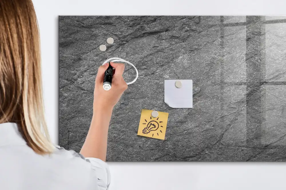 Tableau magnétique à dessiner roche basaltique