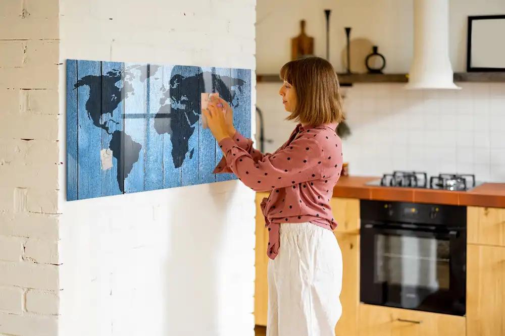 Tableau magnétique carte du monde sur bois avec feutre