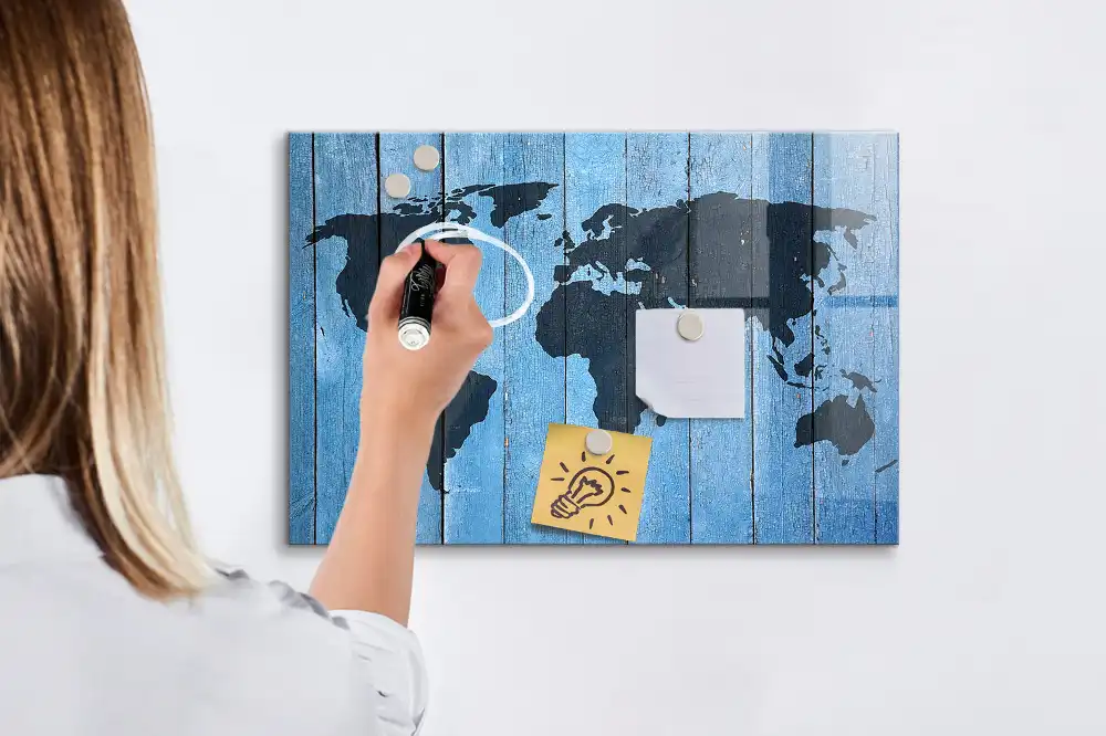 Tableau magnétique carte du monde sur bois avec feutre