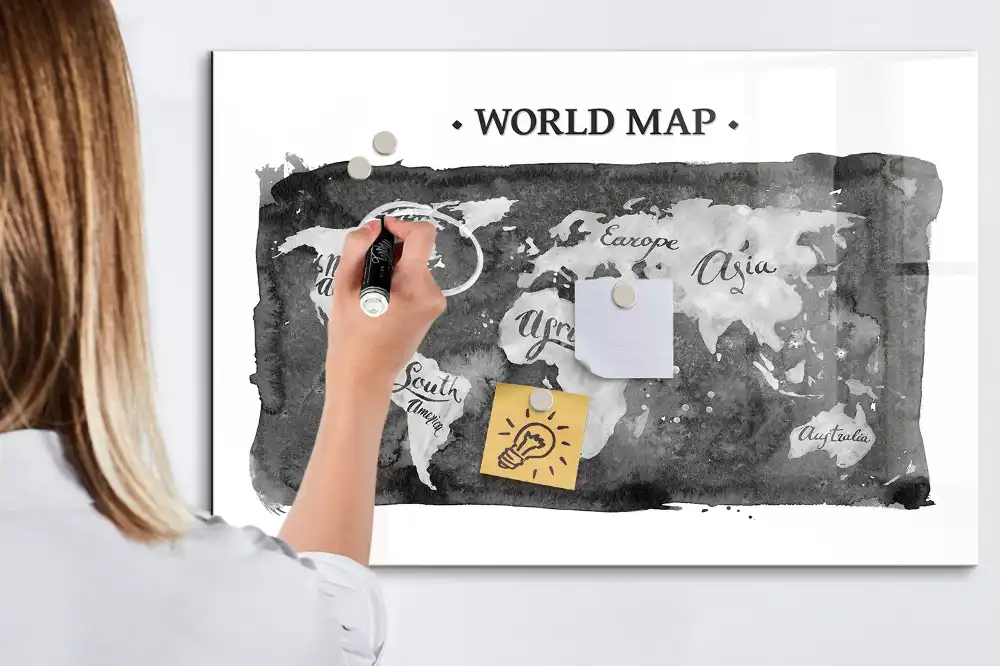 Tableau magnétique carte du monde stylisée avec feutre