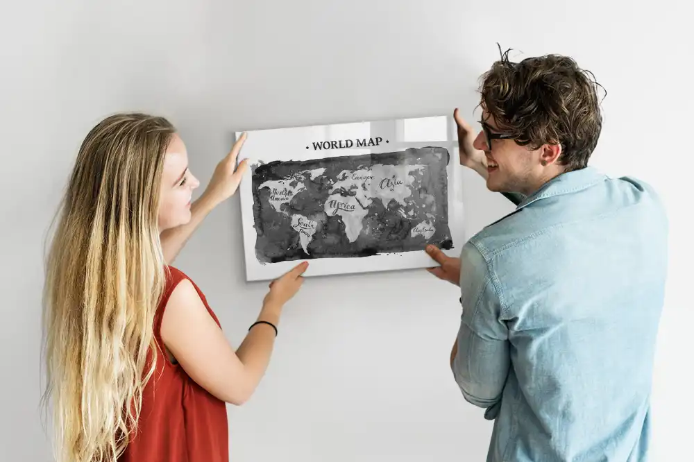 Tableau magnétique carte du monde stylisée avec feutre