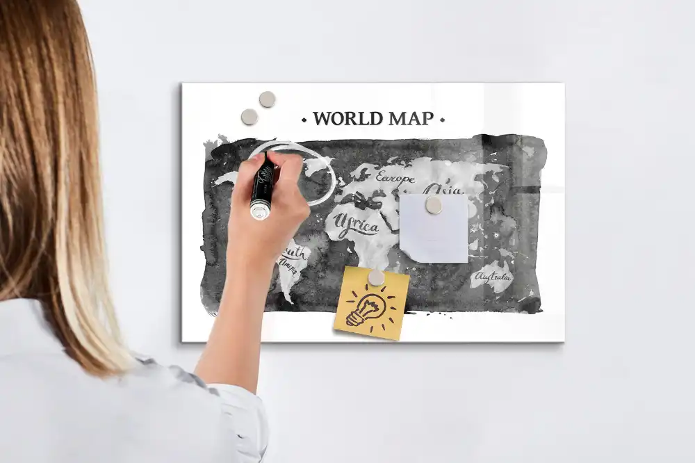Tableau magnétique carte du monde stylisée avec feutre