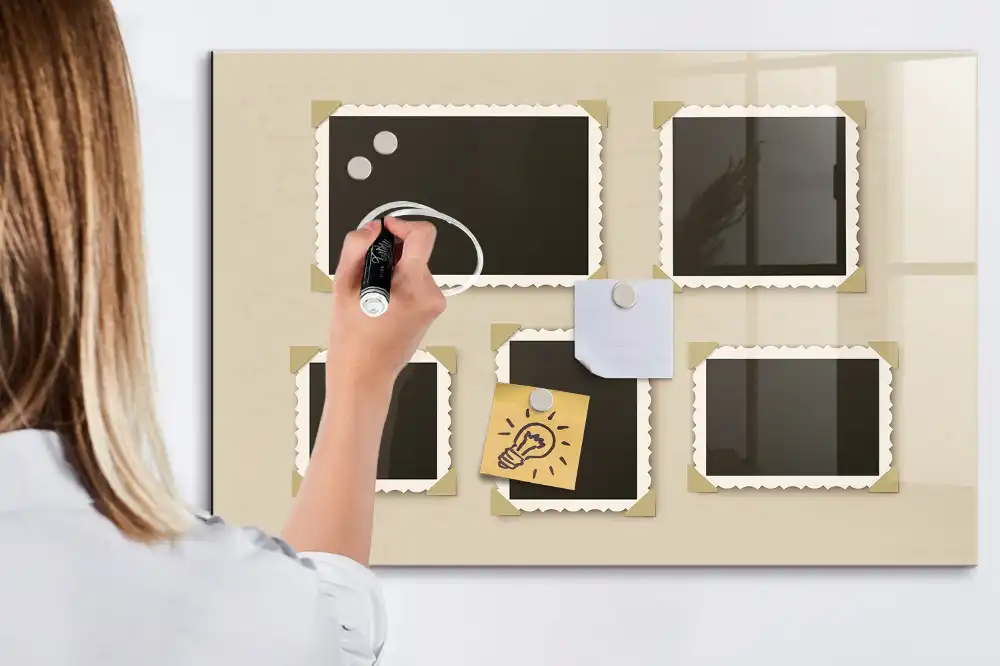 Tableau blanc magnétique effaçable à sec avec cadre classique