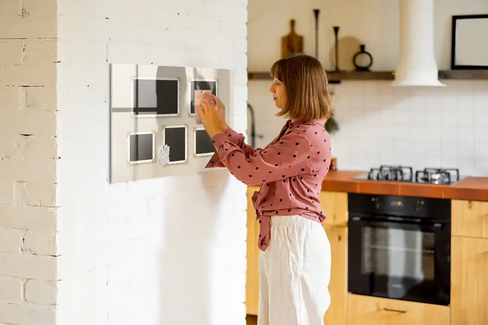 Tableau blanc magnétique effaçable à sec avec cadre classique