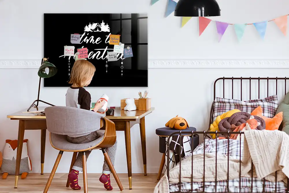 Tableau magnétique L'heure est à l'aventure avec feutre