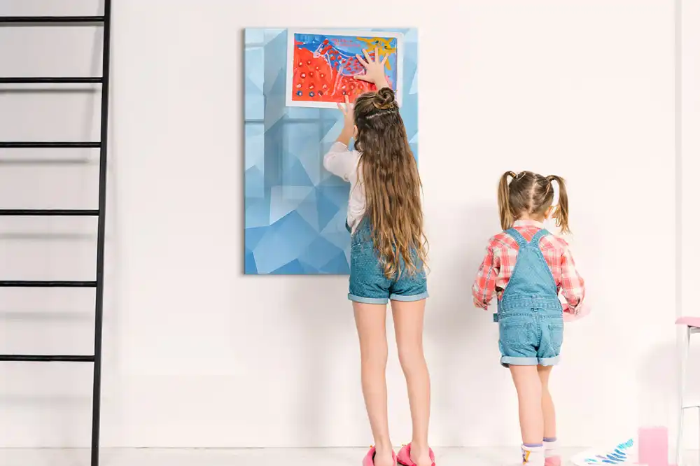 Tableau magnétique avec feutre et mosaïque triangulaire