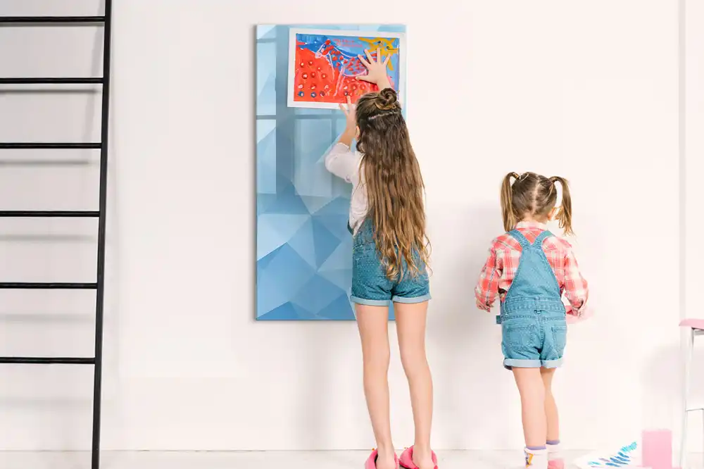 Tableau magnétique avec feutre et mosaïque triangulaire