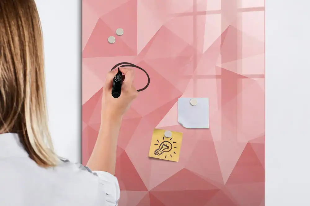 Tableau magnétique effaçable à motifs triangles abstraits