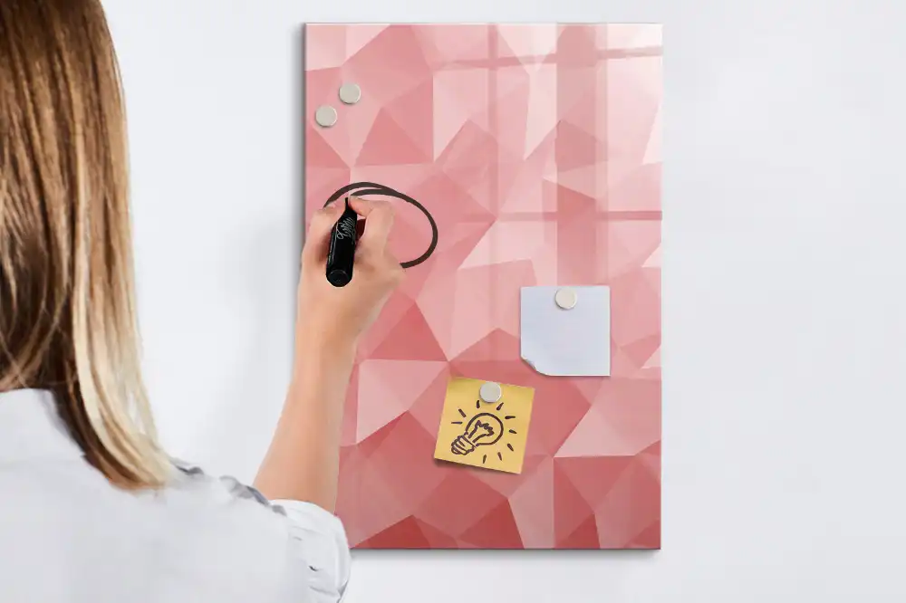 Tableau magnétique effaçable à motifs triangles abstraits