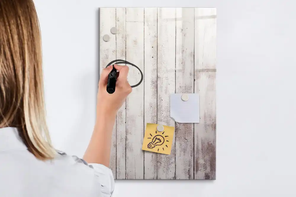 Tableau magnétique avec surface en bois naturel