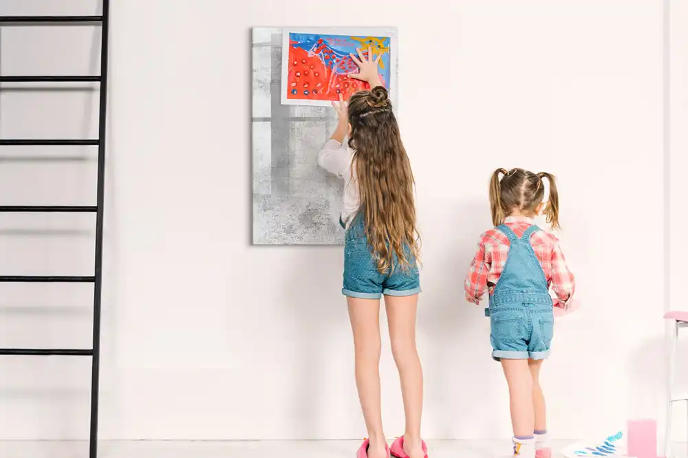 Tableau magnétique avec feutre pour mur en béton