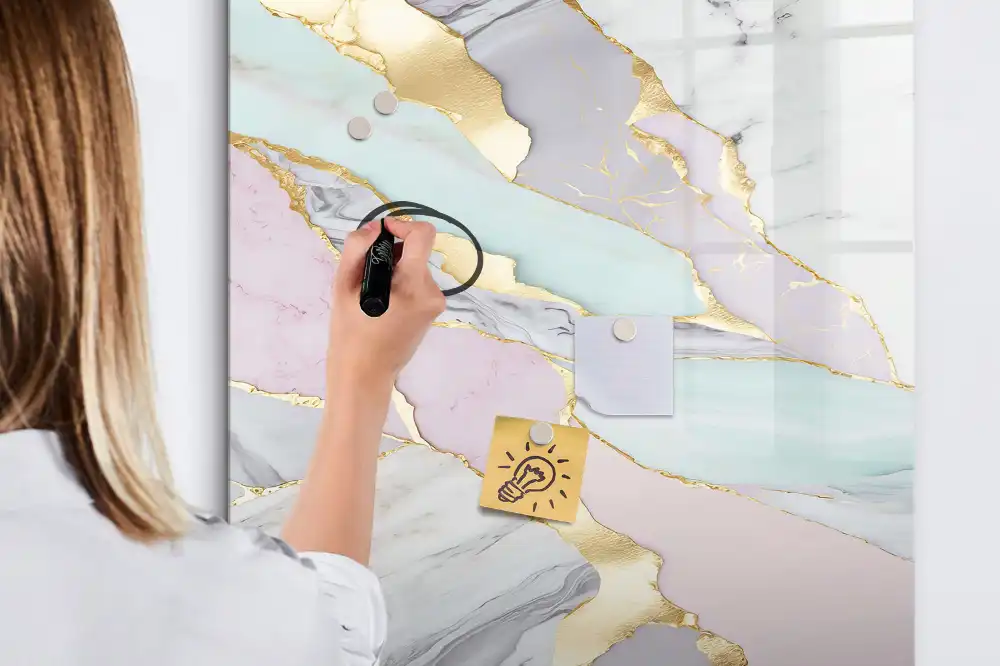 Tableau blanc magnétique effaçable à sec avec motif marbre décoratif