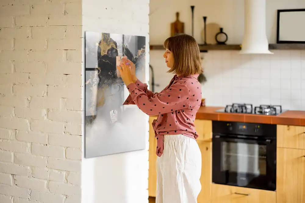Tableau magnétique en verre avec motif abstrait effet marbre et feutre inclus