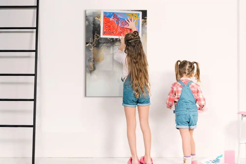 Tableau magnétique en verre avec motif abstrait effet marbre et feutre inclus