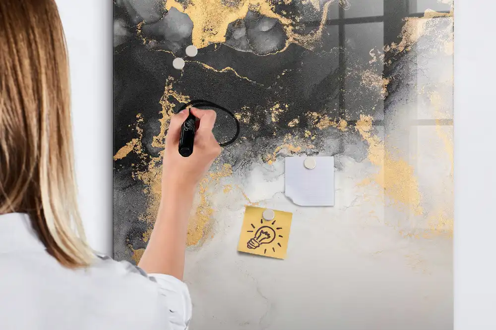 Tableau magnétique en verre avec motif abstrait effet marbre et feutre inclus