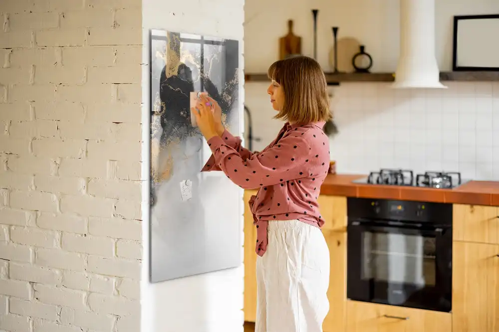 Tableau magnétique en verre avec motif abstrait effet marbre et feutre inclus