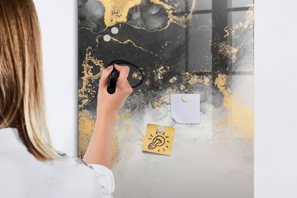 Tableau magnétique en verre avec motif abstrait effet marbre et feutre inclus