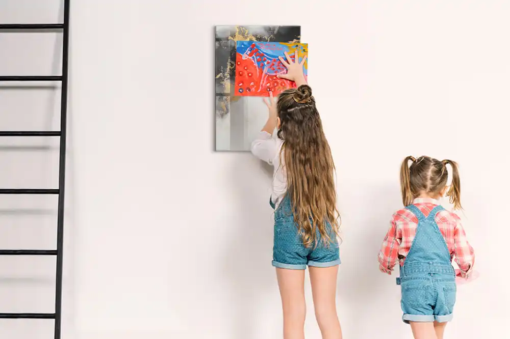 Tableau magnétique en verre avec motif abstrait effet marbre et feutre inclus