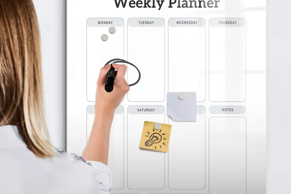 Tableau magnétique hebdomadaire pour dessin et organisation