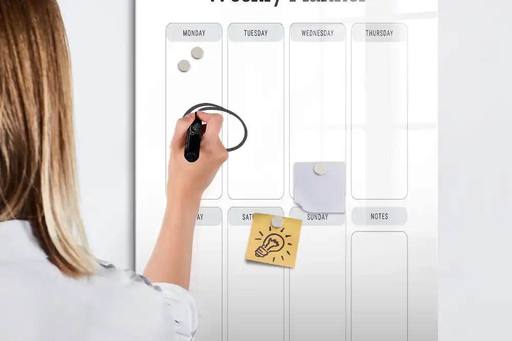 Tableau magnétique hebdomadaire pour dessin et organisation