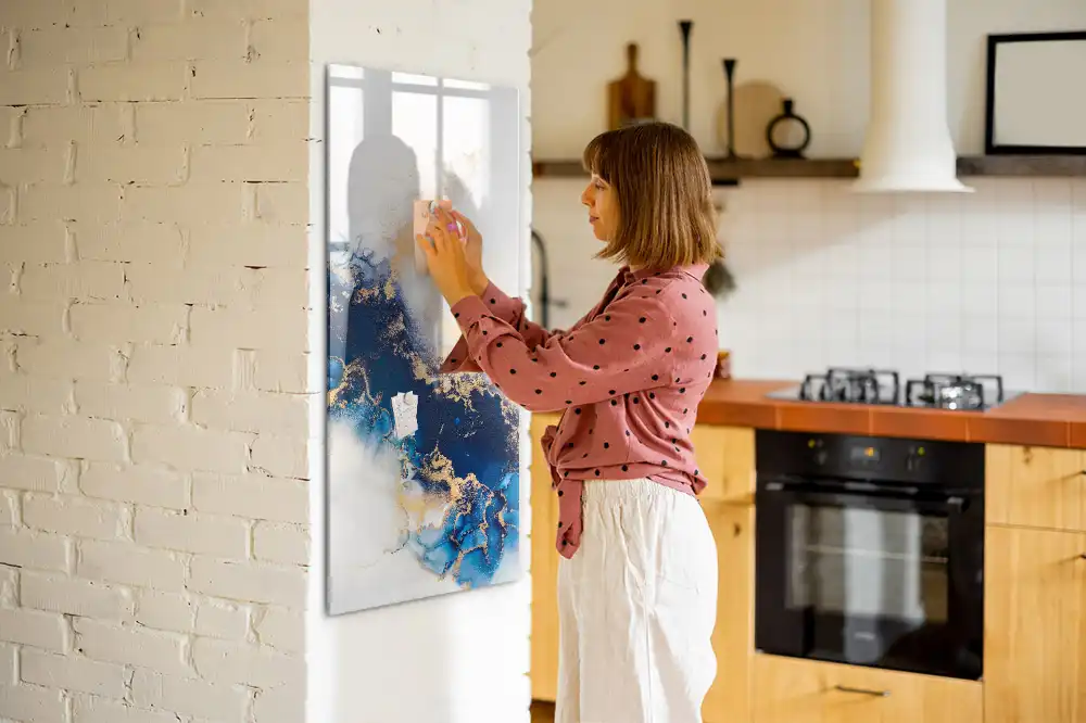 Tableau magnétique avec feutre et motif abstrait en marbre