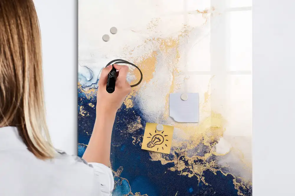 Tableau magnétique avec feutre et motif abstrait en marbre