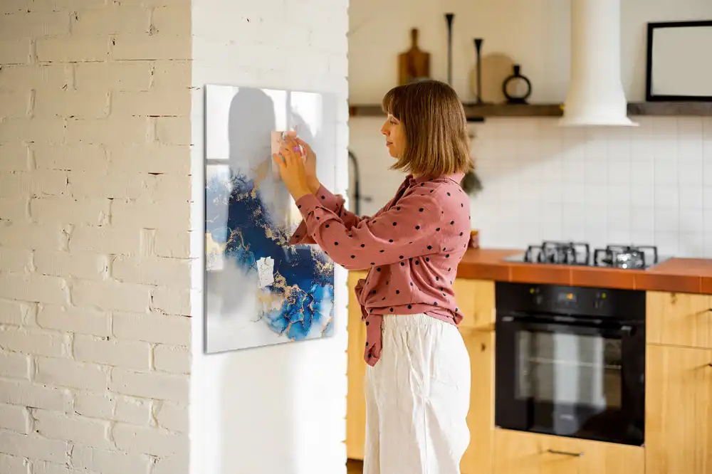 Tableau magnétique avec feutre et motif abstrait en marbre