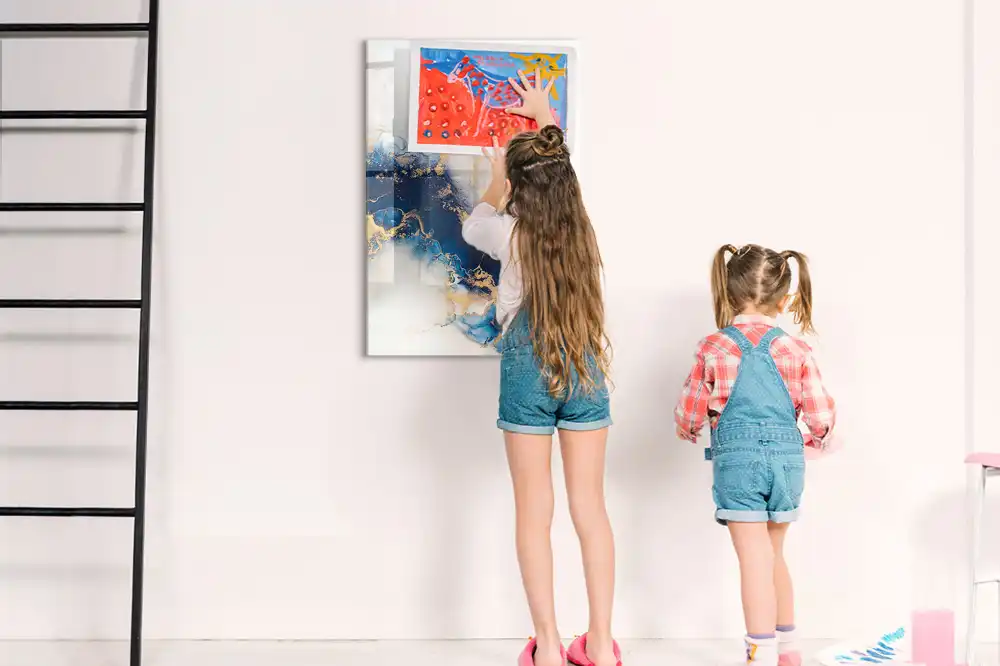 Tableau magnétique avec feutre et motif abstrait en marbre