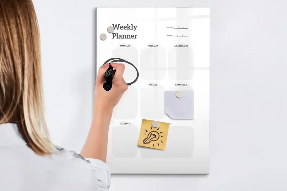 Tableau magnétique pour dessin et planning hebdomadaire