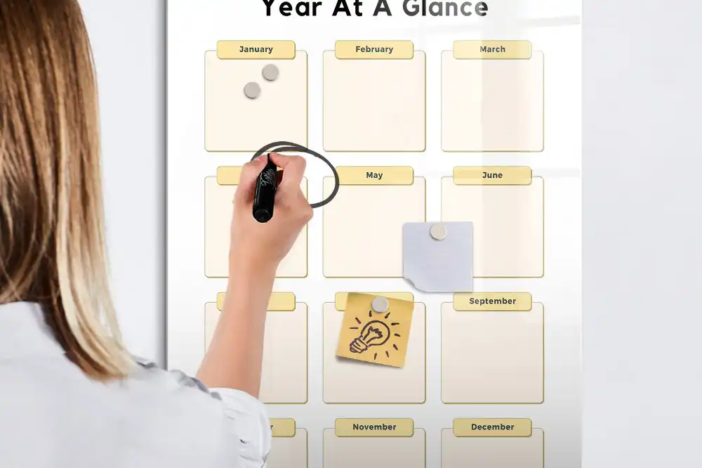 Tableau magnétique effaçable à sec pour planning annuel
