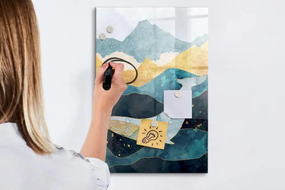 Tableau magnétique avec feutre et décor de statue en marbre représentant une baleine