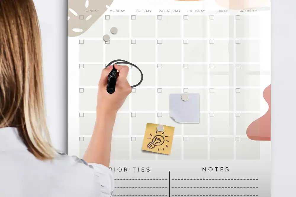 Tableau magnétique mensuel avec feutre