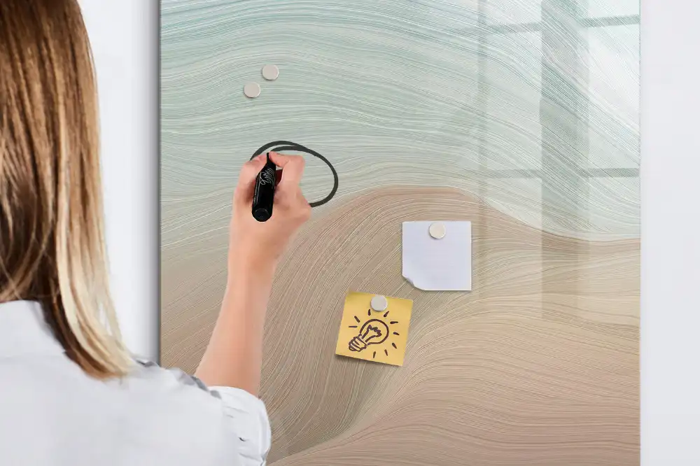 Tableau magnétique pour écriture avec pellicule effaçable à sec