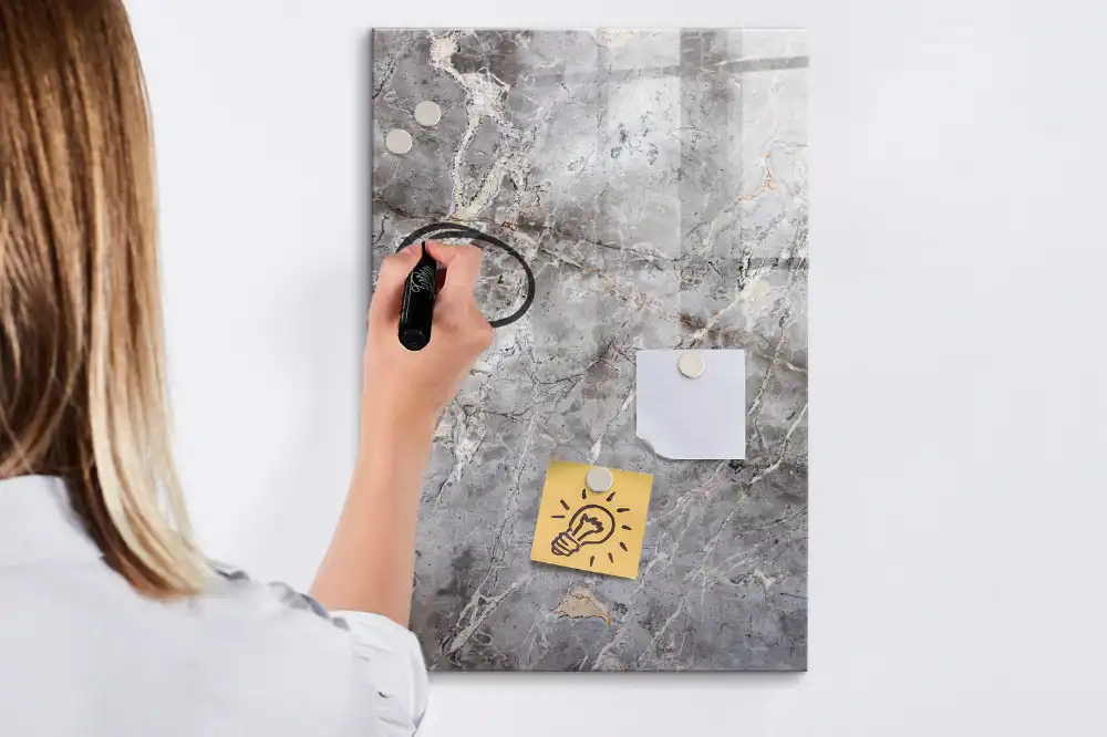Tableau magnétique avec feutre granit foncé