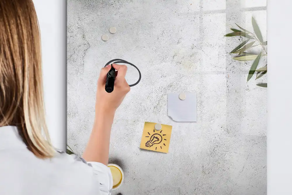 Tableau magnétique pour écriture effet béton brut avec kit d'olives de fixation