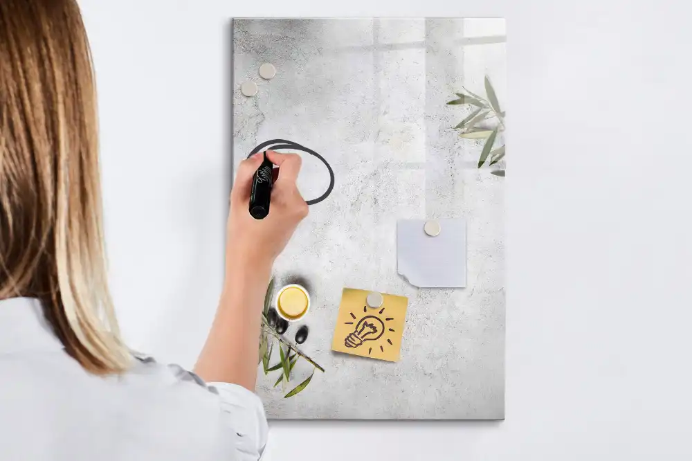 Tableau magnétique pour écriture effet béton brut avec kit d'olives de fixation