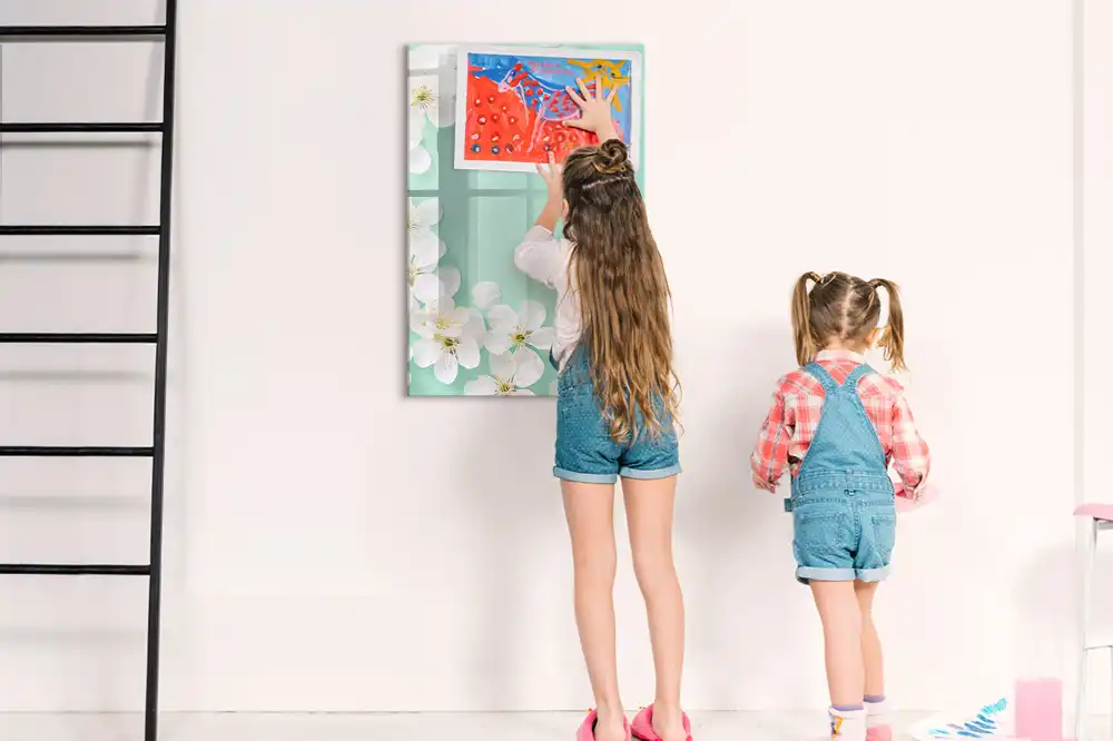 Tableau magnétique avec feutres motif bourgeons en fleurs