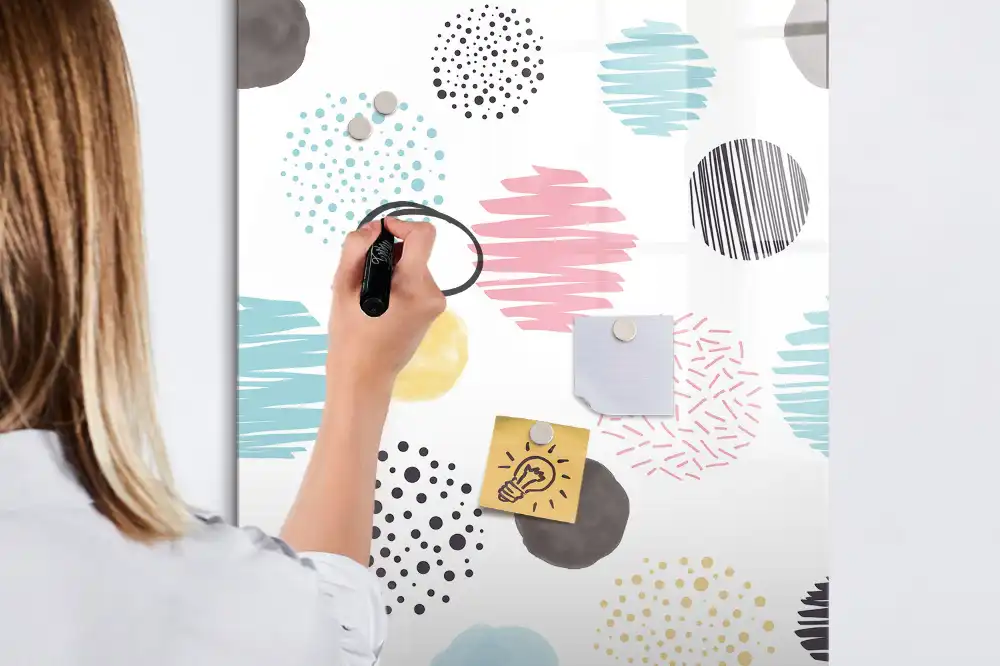 Tableau blanc magnétique effaçable à sec à cercles multicolores