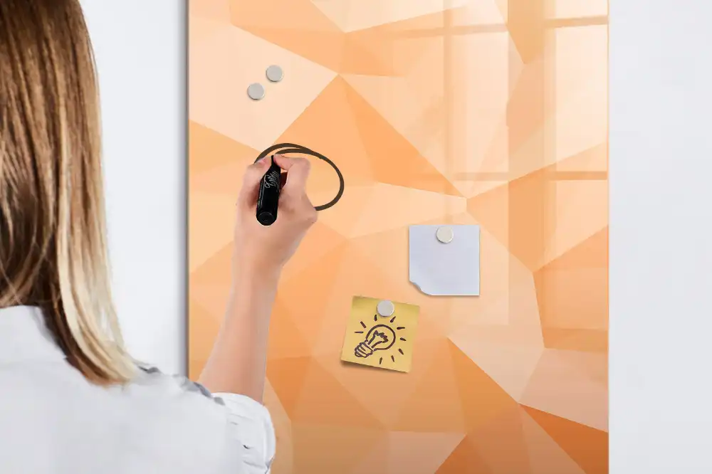Tableau blanc magnétique effaçable à sec motif triangles