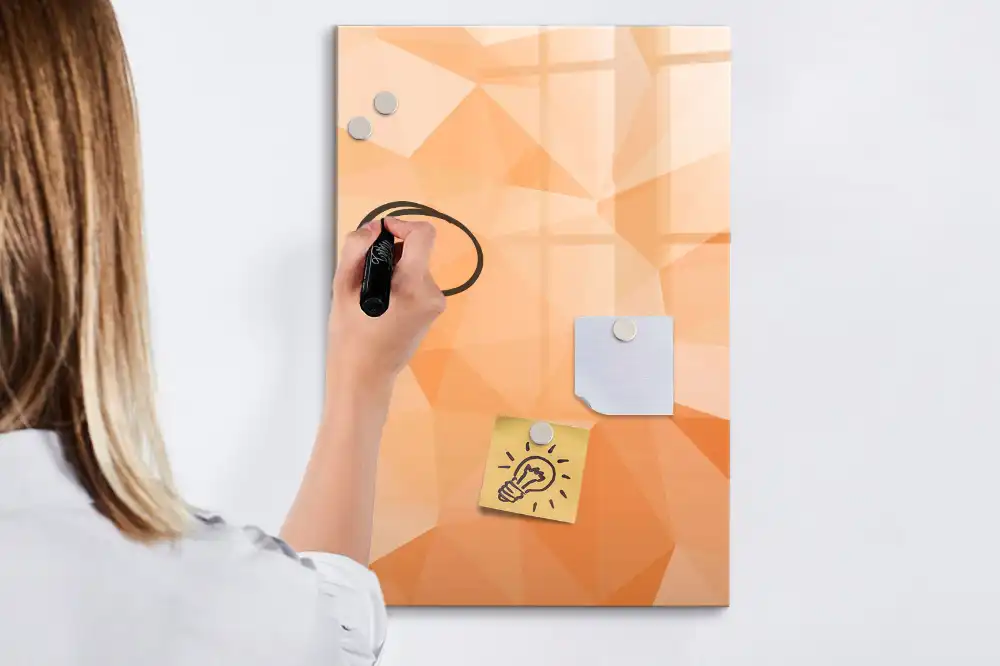 Tableau blanc magnétique effaçable à sec motif triangles