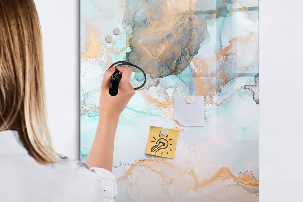 Tableau magnétique pour écriture à l'encre artistique