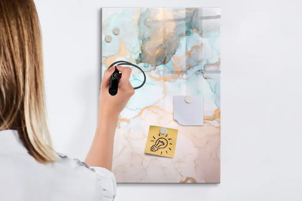 Tableau magnétique pour écriture à l'encre artistique