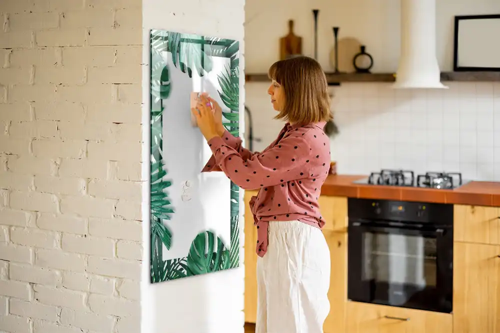 Tableau magnétique avec feutre et bordure motif monstera