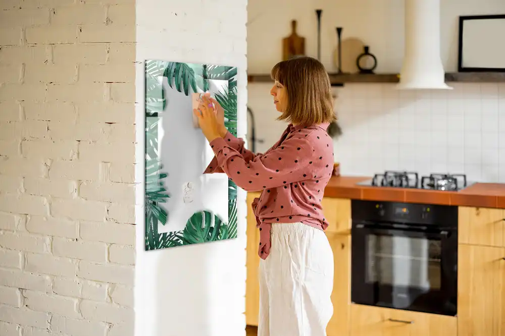 Tableau magnétique avec feutre et bordure motif monstera