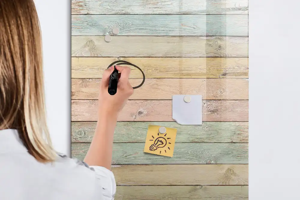 Tableau magnétique pour écriture avec fond en bois pastel