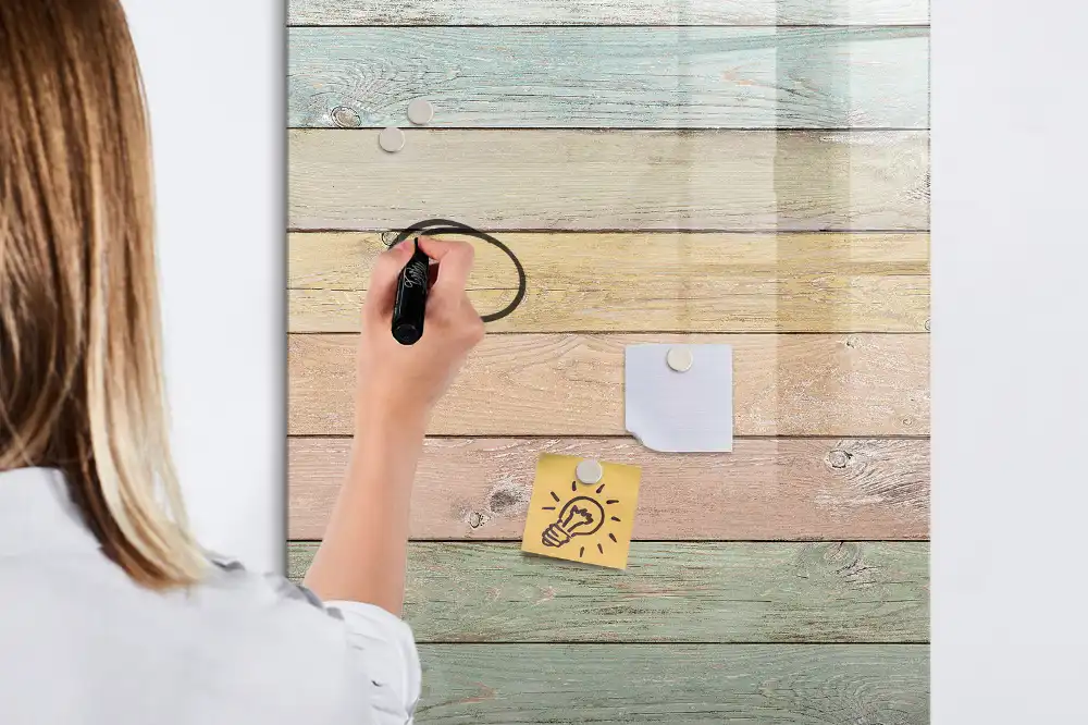 Tableau magnétique pour écriture avec fond en bois pastel