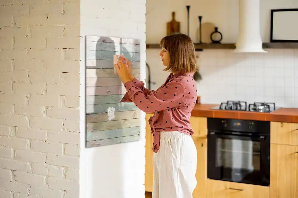 Tableau magnétique pour écriture avec fond en bois pastel